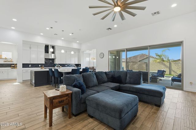 9916 E RETROGRADE Drive, Mesa, AZ 85212