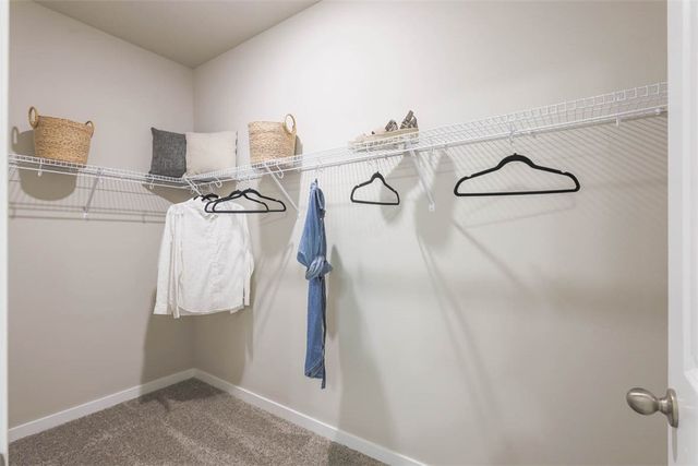 2609 Brook View Drive, Des Moines, IA 50317