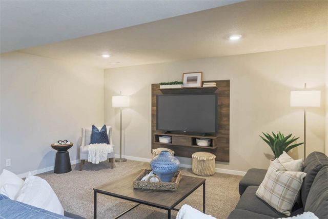 2609 Brook View Drive, Des Moines, IA 50317