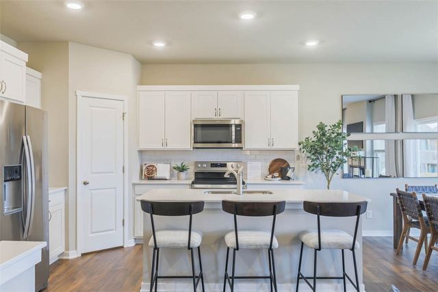 2609 Brook View Drive, Des Moines, IA 50317