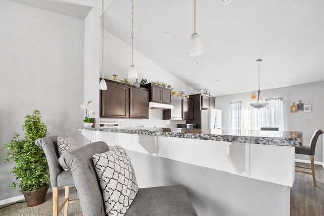 1015 Point Way, Lawton, MI 49065