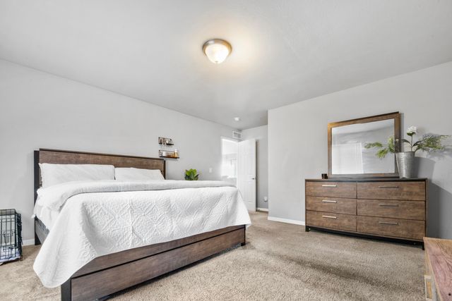 1015 Point Way, Lawton, MI 49065