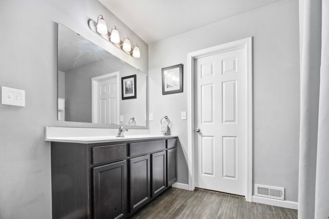 1015 Point Way, Lawton, MI 49065