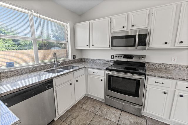 4609 Feathercrest Drive, Fort Worth, TX 76137