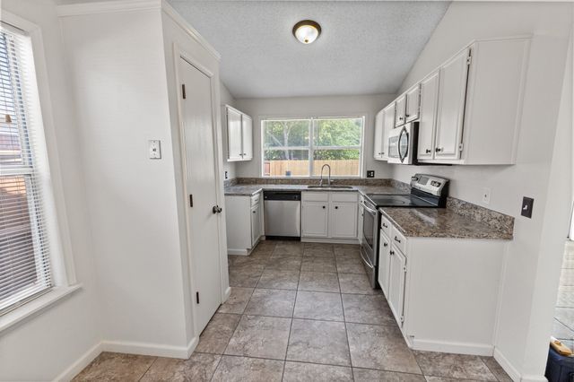 4609 Feathercrest Drive, Fort Worth, TX 76137