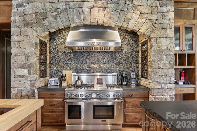 410 Lakewood Drive, Bryson City, NC 28713