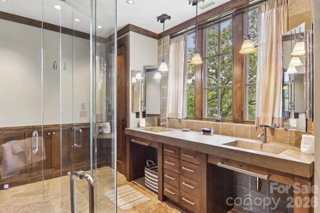 410 Lakewood Drive, Bryson City, NC 28713