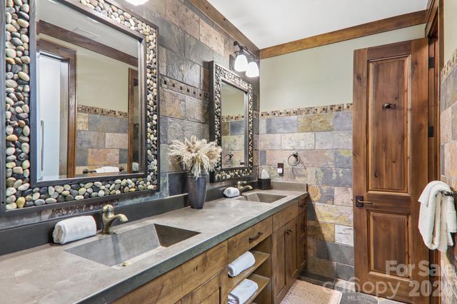 410 Lakewood Drive, Bryson City, NC 28713