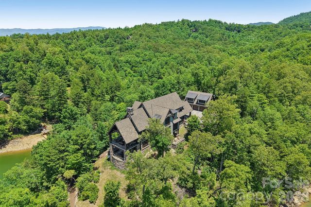 410 Lakewood Drive, Bryson City, NC 28713