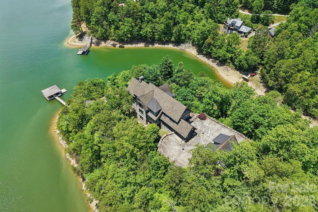 410 Lakewood Drive, Bryson City, NC 28713