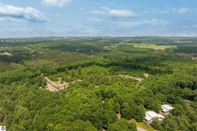 8824 Hemlock Hill Drive, Traverse City, MI 49685