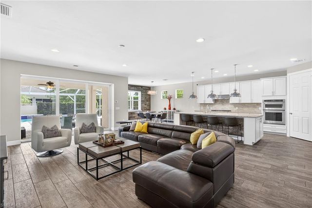 10582 Jackson Square DR, Estero, FL 33928