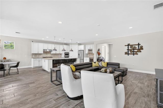 10582 Jackson Square DR, Estero, FL 33928