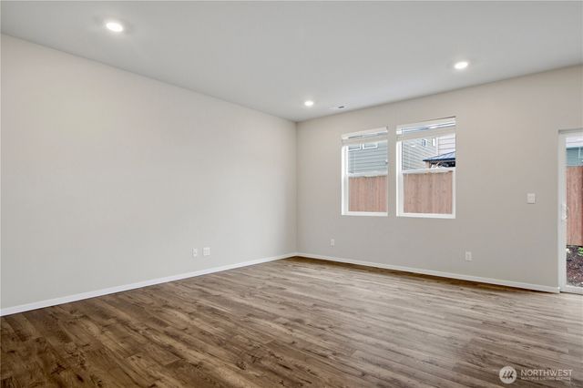 11002 Emmons Court E, Puyallup, WA 98374