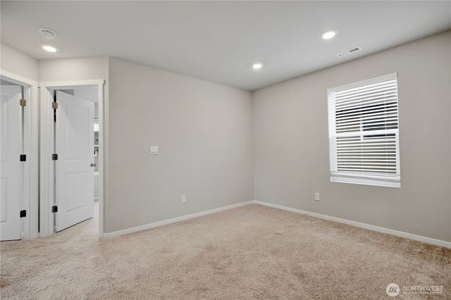 11002 Emmons Court E, Puyallup, WA 98374