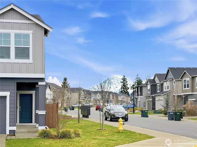 11002 Emmons Court E, Puyallup, WA 98374