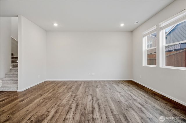 11002 Emmons Court E, Puyallup, WA 98374