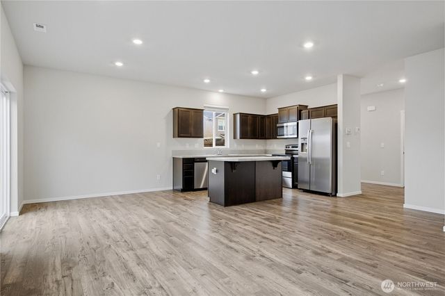 11002 Emmons Court E, Puyallup, WA 98374