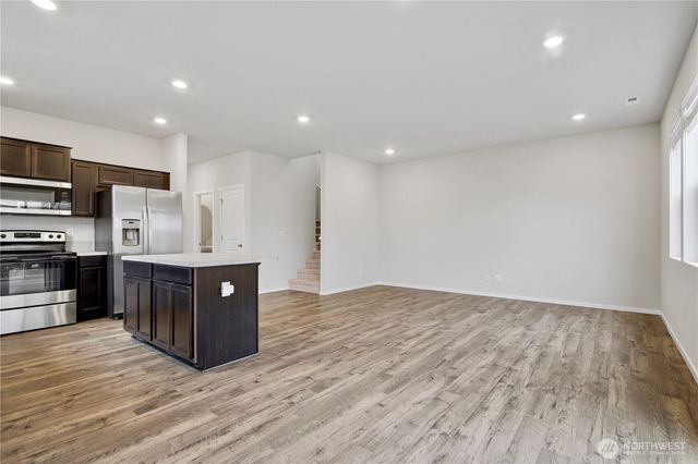 11002 Emmons Court E, Puyallup, WA 98374