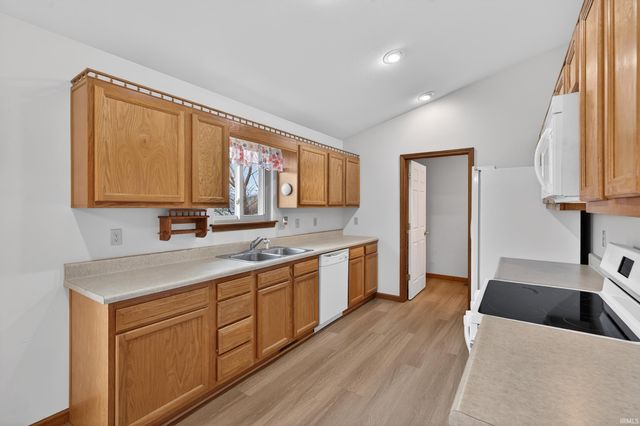 817 Katarina Court, Kendallville, IN 46755