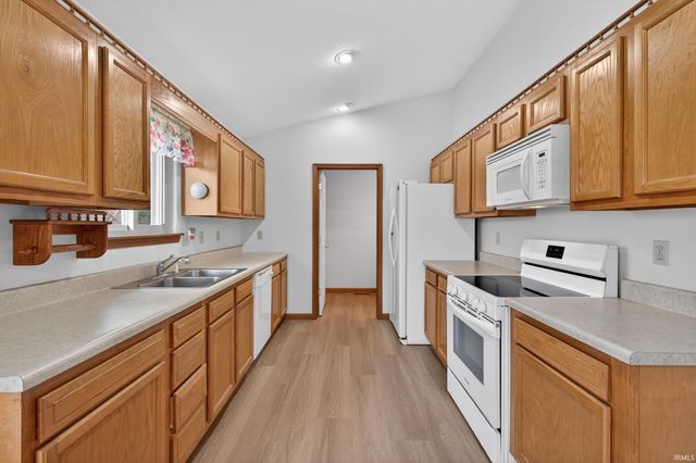 817 Katarina Court, Kendallville, IN 46755