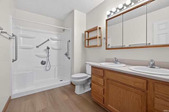 817 Katarina Court, Kendallville, IN 46755