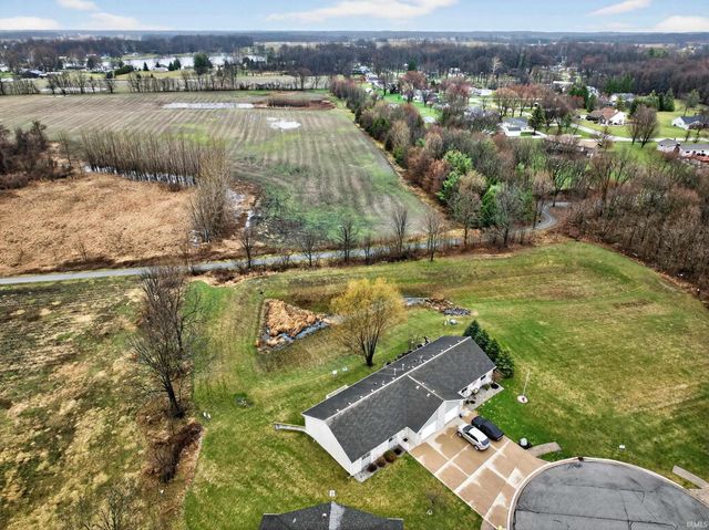 817 Katarina Court, Kendallville, IN 46755