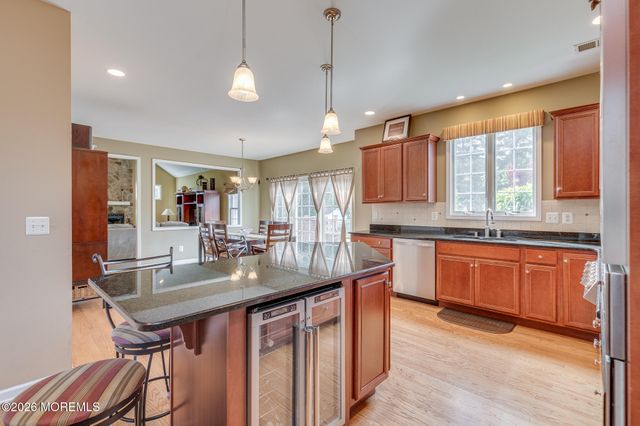2 Dellaira Court, Wrightstown, NJ 08562