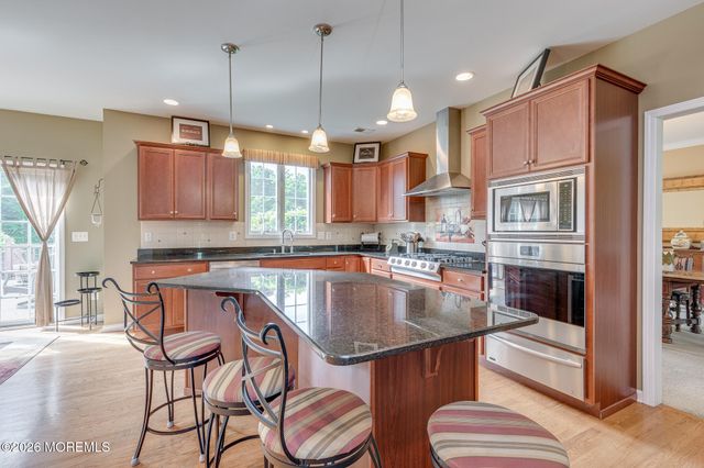2 Dellaira Court, Wrightstown, NJ 08562