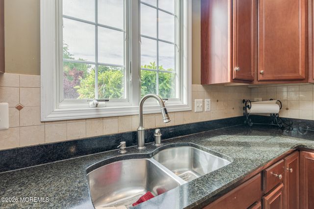 2 Dellaira Court, Wrightstown, NJ 08562