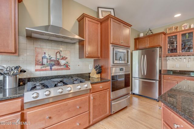 2 Dellaira Court, Wrightstown, NJ 08562