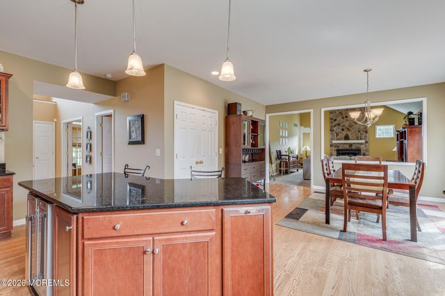 2 Dellaira Court, Wrightstown, NJ 08562