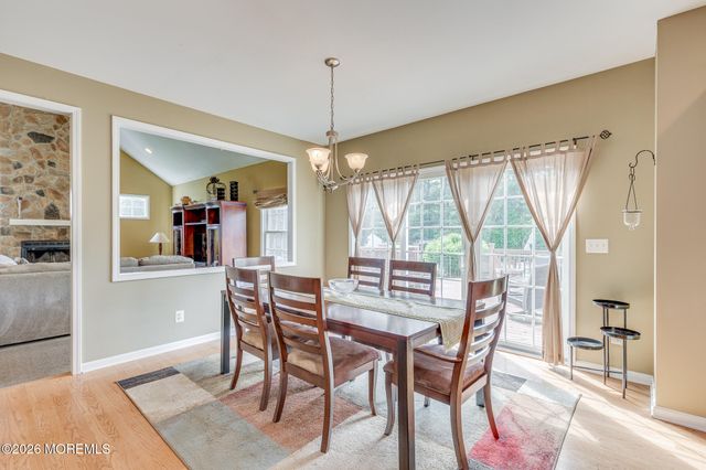 2 Dellaira Court, Wrightstown, NJ 08562