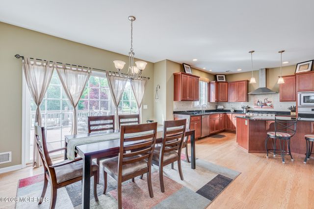 2 Dellaira Court, Wrightstown, NJ 08562
