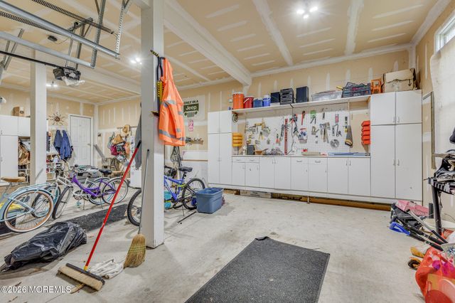 2 Dellaira Court, Wrightstown, NJ 08562