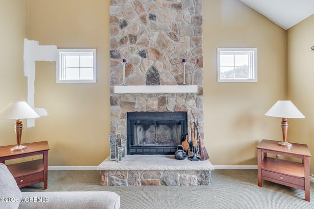 2 Dellaira Court, Wrightstown, NJ 08562