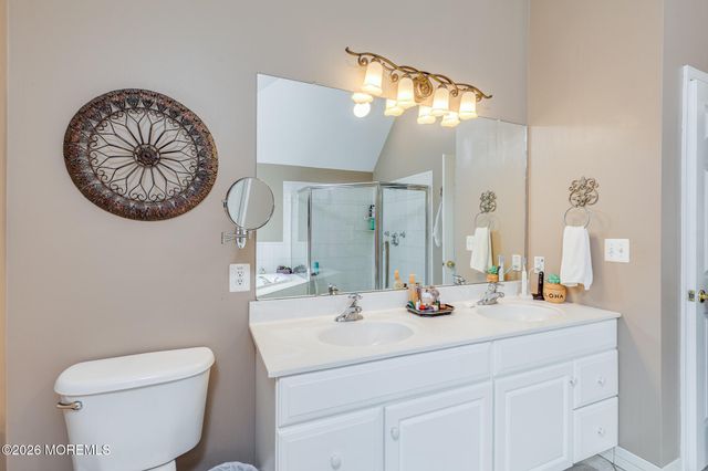 2 Dellaira Court, Wrightstown, NJ 08562