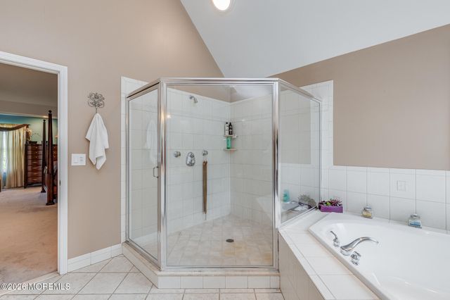 2 Dellaira Court, Wrightstown, NJ 08562