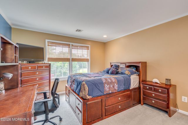 2 Dellaira Court, Wrightstown, NJ 08562