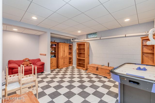 2 Dellaira Court, Wrightstown, NJ 08562