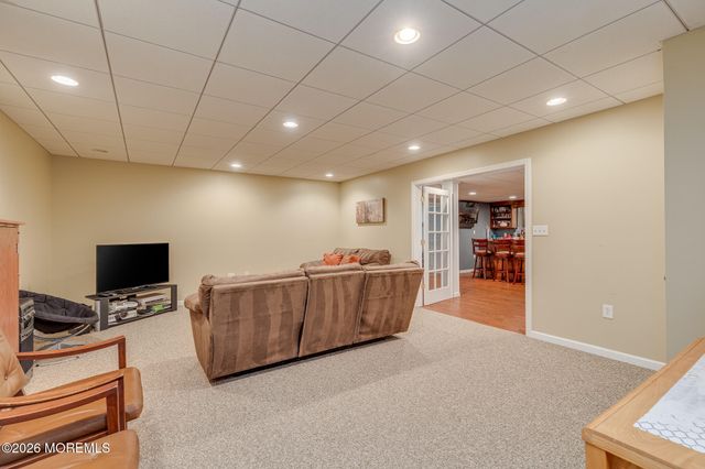 2 Dellaira Court, Wrightstown, NJ 08562