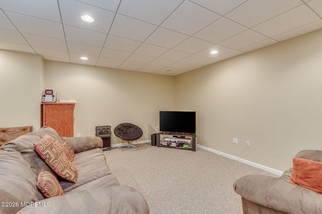 2 Dellaira Court, Wrightstown, NJ 08562