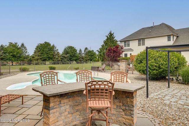2 Dellaira Court, Wrightstown, NJ 08562