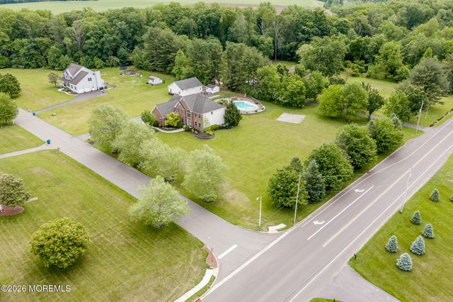 2 Dellaira Court, Wrightstown, NJ 08562