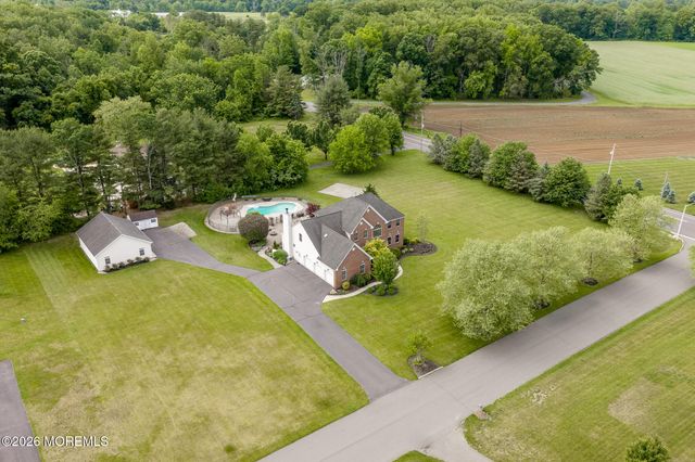 2 Dellaira Court, Wrightstown, NJ 08562