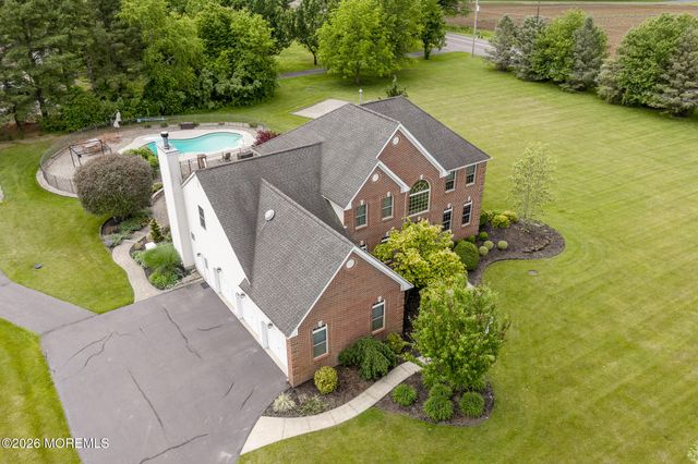 2 Dellaira Court, Wrightstown, NJ 08562