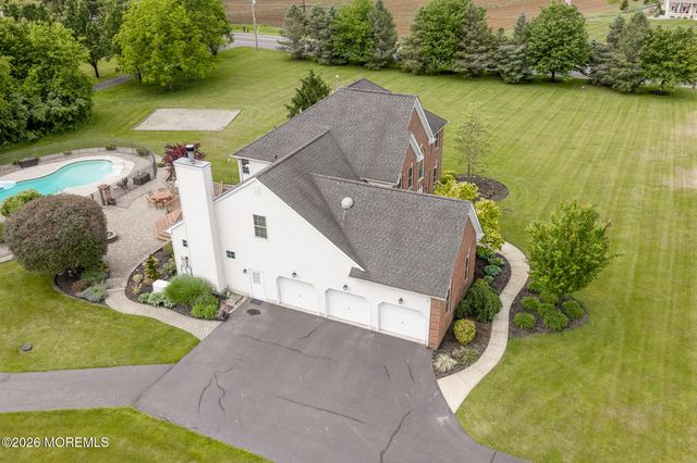 2 Dellaira Court, Wrightstown, NJ 08562
