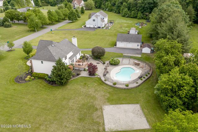 2 Dellaira Court, Wrightstown, NJ 08562