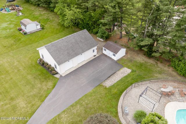 2 Dellaira Court, Wrightstown, NJ 08562
