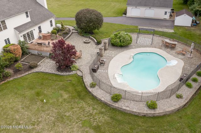 2 Dellaira Court, Wrightstown, NJ 08562